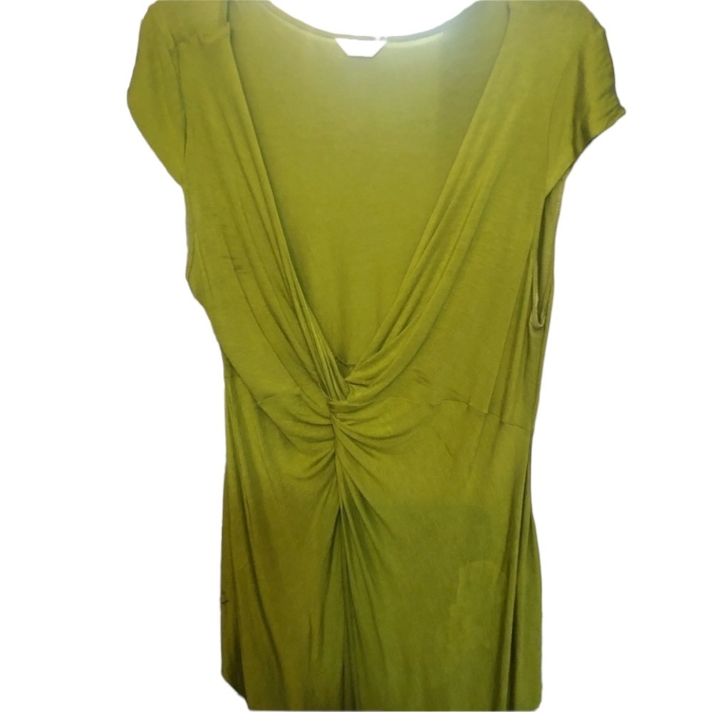 Matty M size Medium green Short sleeve hi-low v-neck tee front can be tied